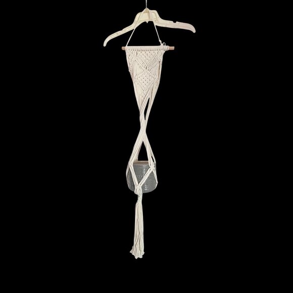 Handmade White Macramé Plant Hanger With Gray Ceramic‎ Pot Boho Hippie Fairy - Picture 1 of 15